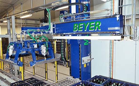 Raklapozó a Beyer Maschinenbautól