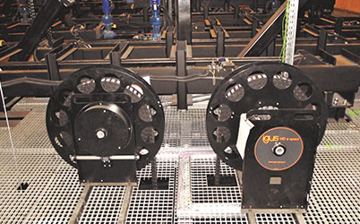 e-spool a színpad feletti térben