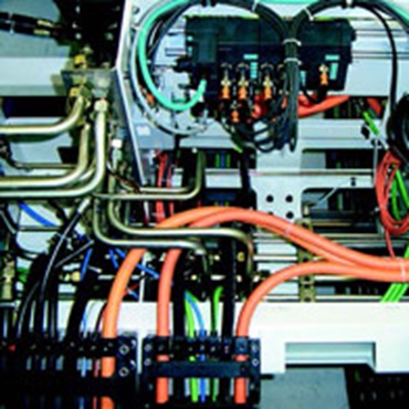 igus® húzásmentesítő egy szerszámgépben