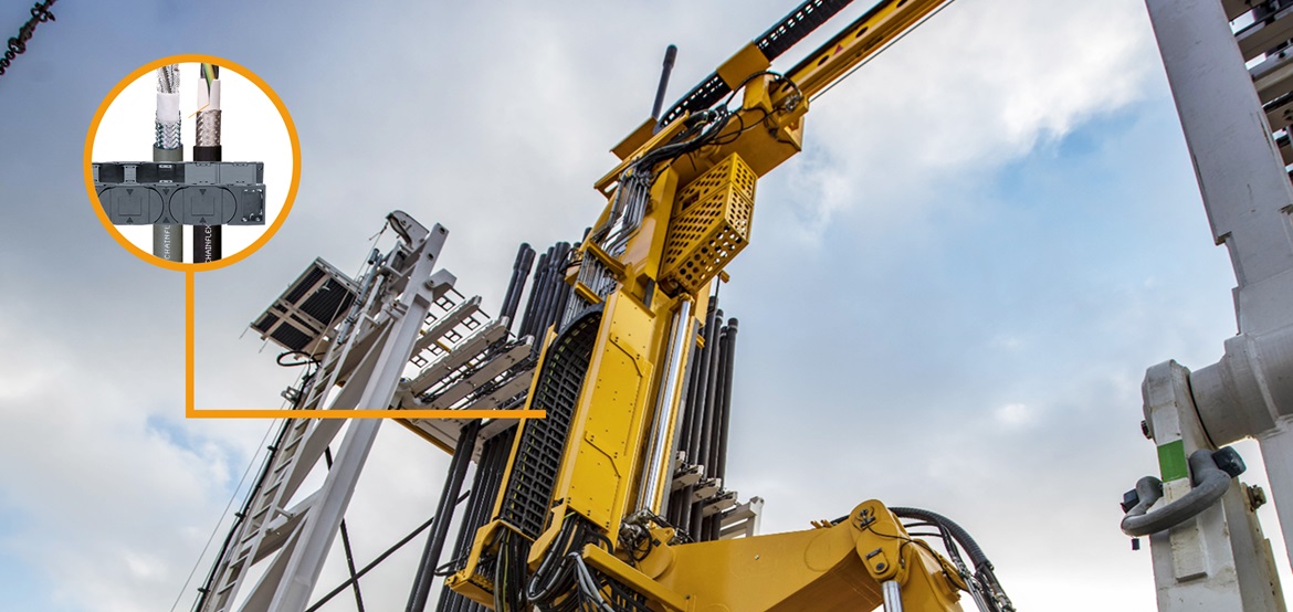 igus termékekkel felszerelt csőmozgató szerkezet